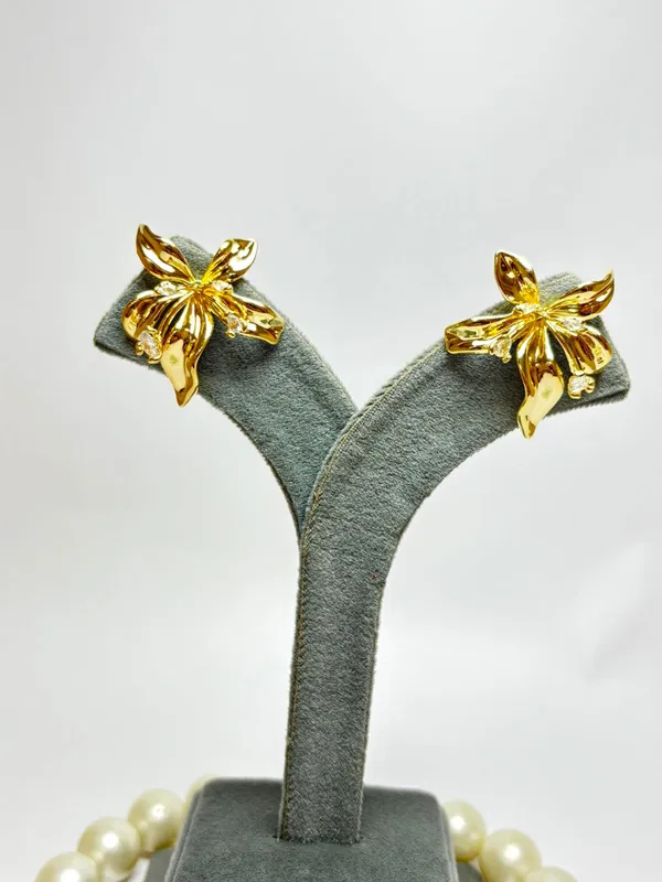 Gold_Plated_Flower_Western_Stud_Earrings