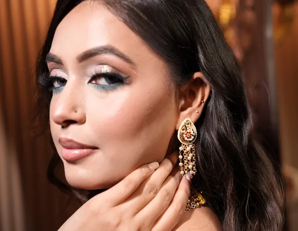 Golden_Peacock_Pattern_Necklace_Earring_Set