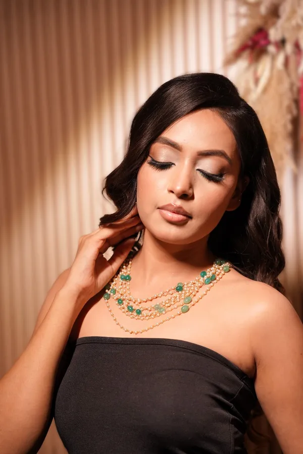 manke_layered_pearl_with_semiprecious_green_stone_mala