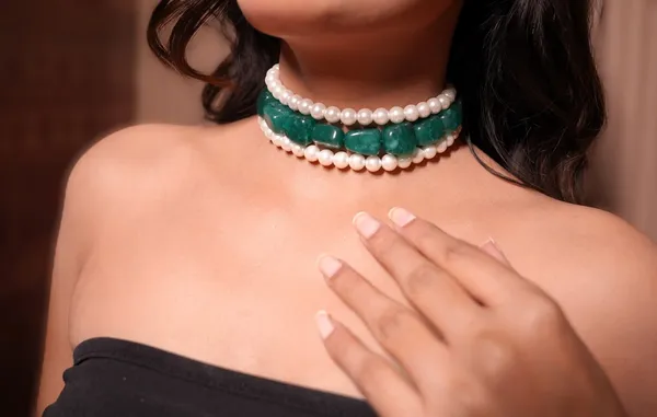 manke_pearl_and_quartz_stone_chokker