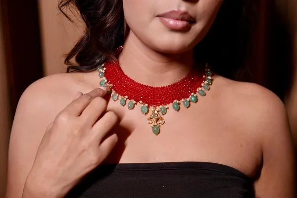 Red_Beaded_Necklace_with_Semi_Precious_Green_Stone_
