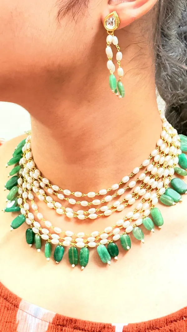 Off_White_&_Green_Seven_Layer_Rice_Pearl_Semi_Precious_Stones_Necklace_Set