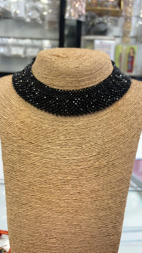 Black_Hydro_Moti_Hand_Crafted_Choker_Set