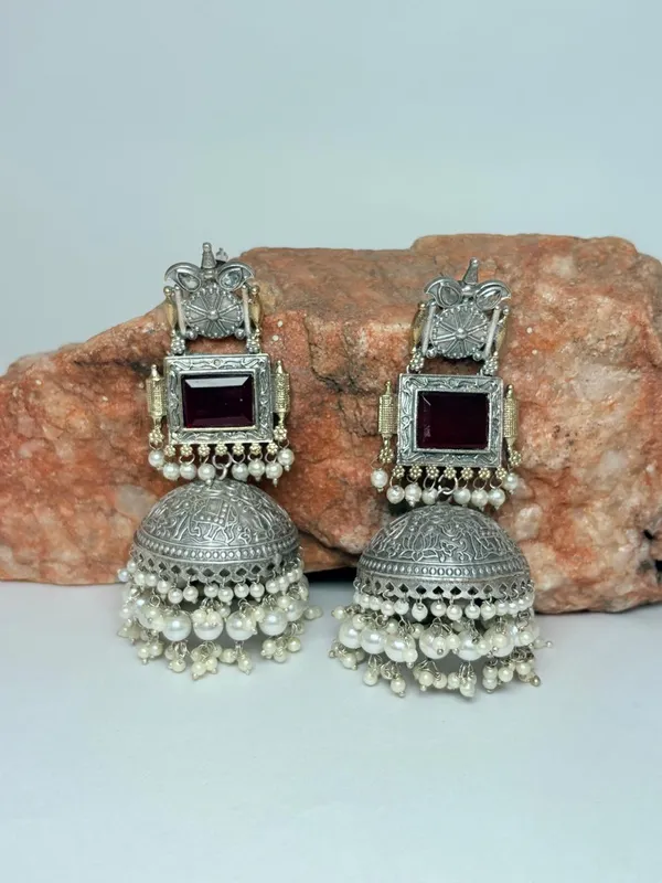 Maroon_Beautiful_Hand_Crafted_Jumka_Earring_With_Pearl_And_Stone