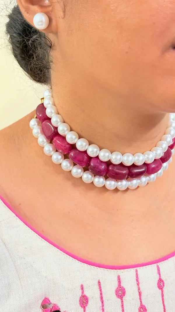 Ruby_Red_With_White_Dumple_Stone_With_Jaco_Pearl_Chokker_Set