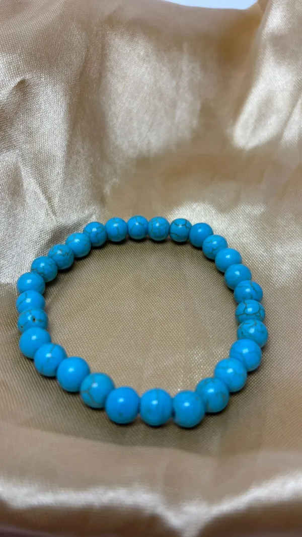 Turquoise_Believed_To_Offer_Several_Benefits_Bracelet