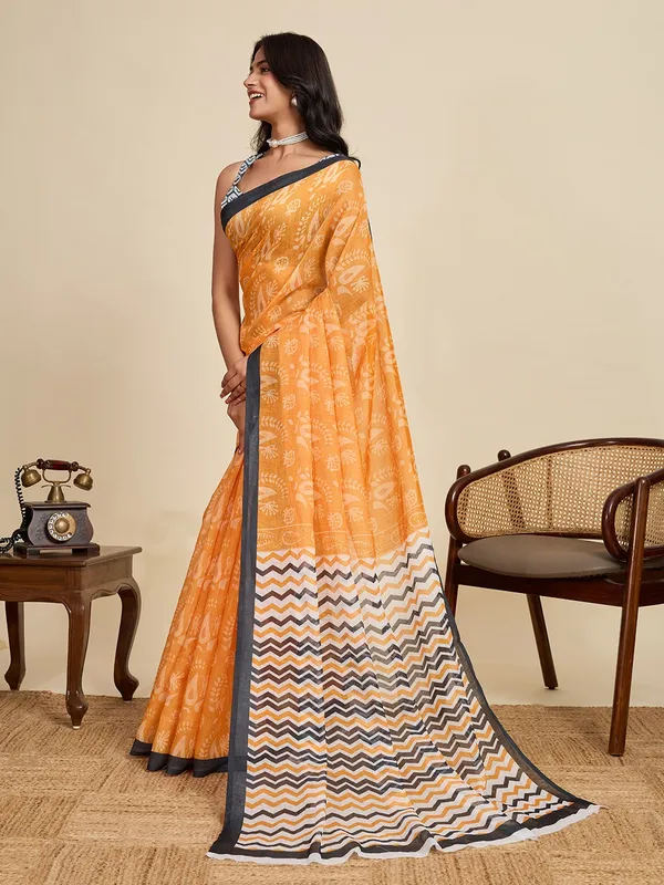 MALINI_WOMEN_PAISLEY_PRINTED_SAREE_-_ORANGE