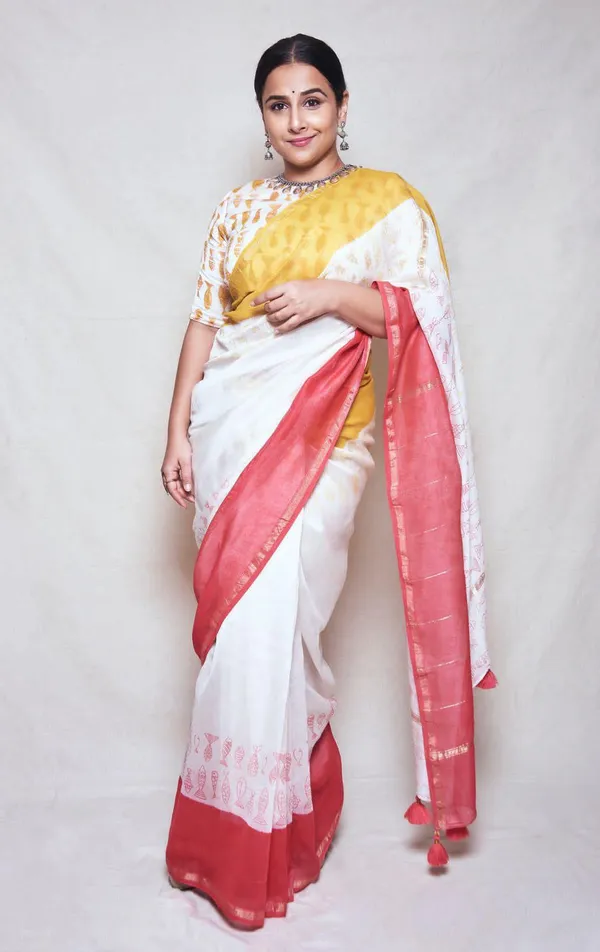 Mashroom_Linen_Mul_Cotton_Saree-_White.