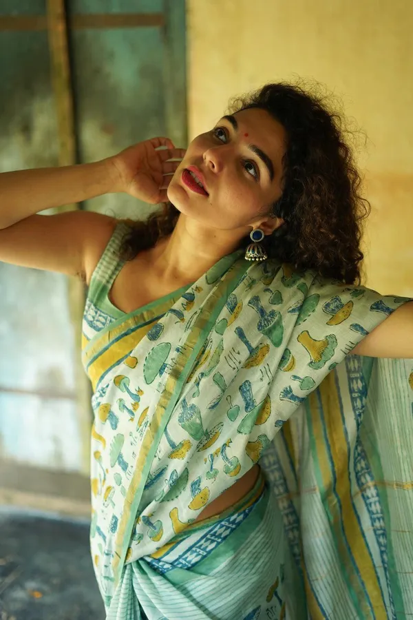 Mashroom_Linen_Mul_Cotton_Saree_-_Seafoam_Green