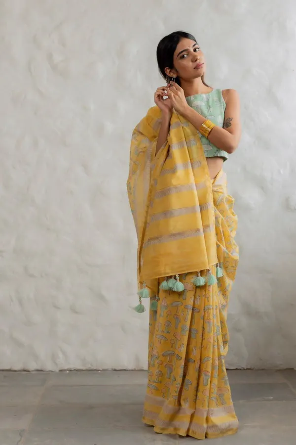 Mashroom_Linen_Mul_Cotton_Saree_-_Yellow