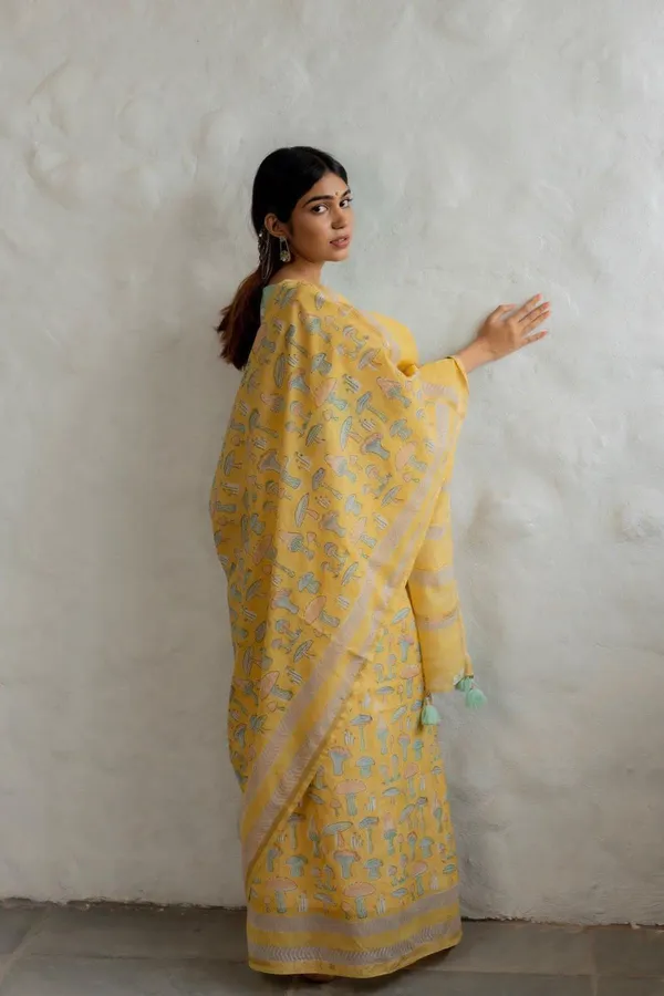 Mashroom_Linen_Mul_Cotton_Saree_-_Yellow