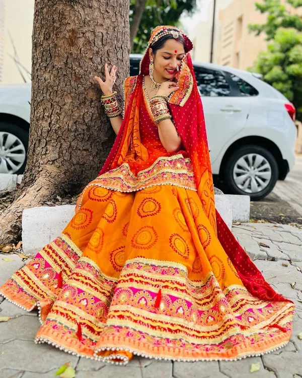 Yellow_Evening_Elegance_Moss_Chiffon_Bandhani_Saree_For_Women