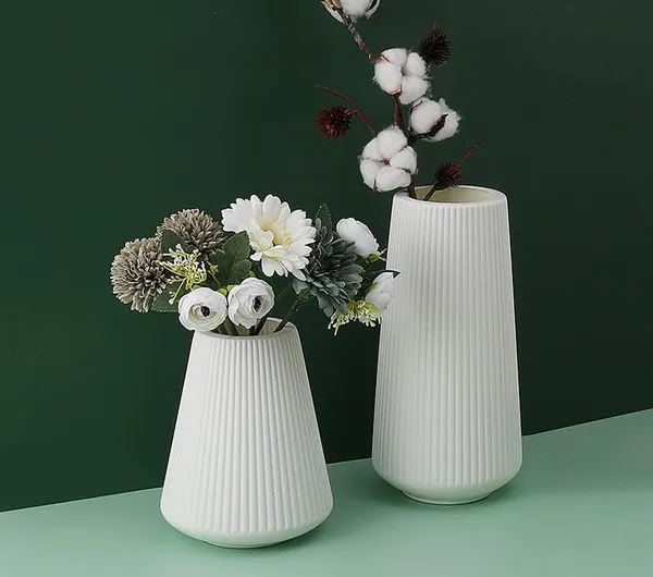 Elegant_Ribbed_Decorative_Flower_White_Vase_|_Lightweight_&_Stylish_30cm
