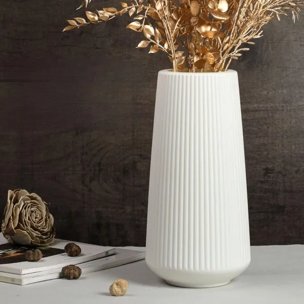 Elegant_Ribbed_Decorative_Flower_White_Vase_|_Lightweight_&_Stylish_30cm