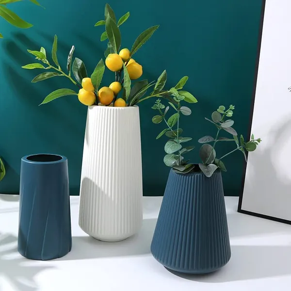 Elegant_Ribbed_Decorative_Flower_White_Vase_|_Lightweight_&_Stylish_30cm