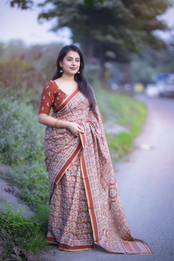 Maroon_Ajrakh_Printed_Cotton_Saree_For_Women