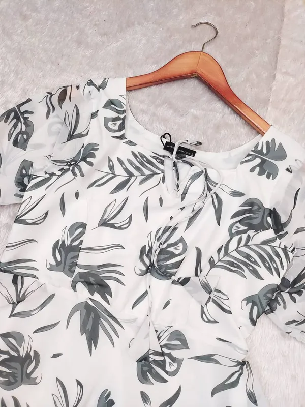 White_And_Black_Leaf_Heavy_Georgett_Dress_For_Women