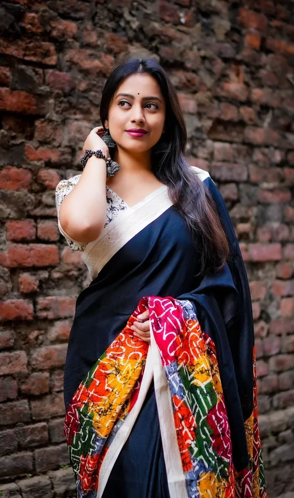 Black_Dola_Silk__Printed_Saree_For_Women