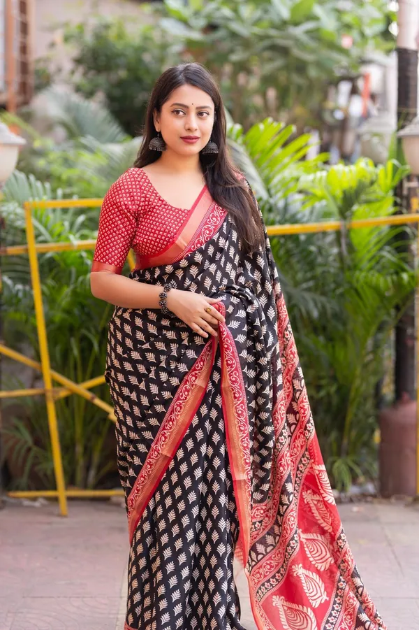 Black_And_Red__Soft_Cotton_Crepe_Ajarakh_Printed_Saree_For_Women