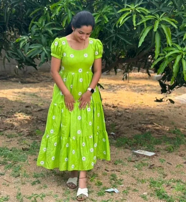 Green_Soft_Cotton_Gown_For_Women