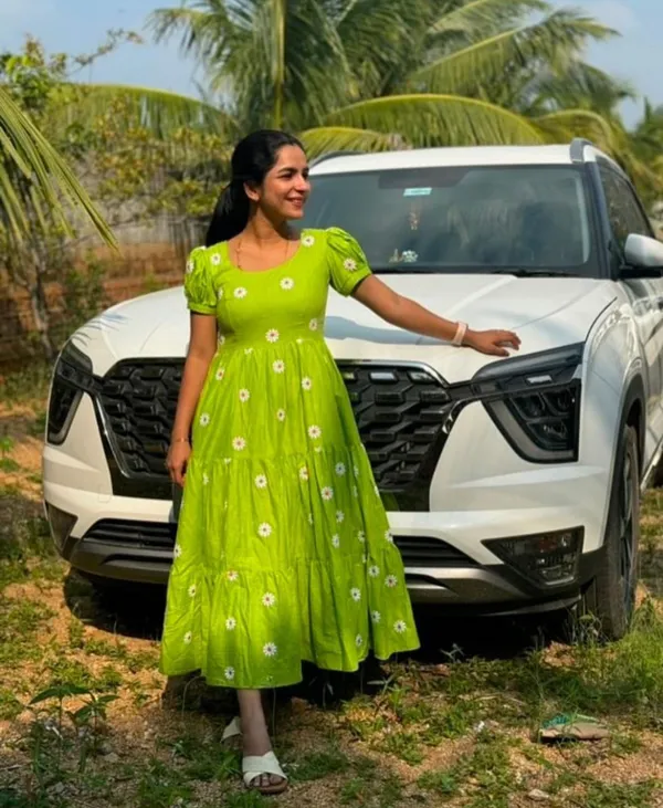 Green_Soft_Cotton_Gown_For_Women
