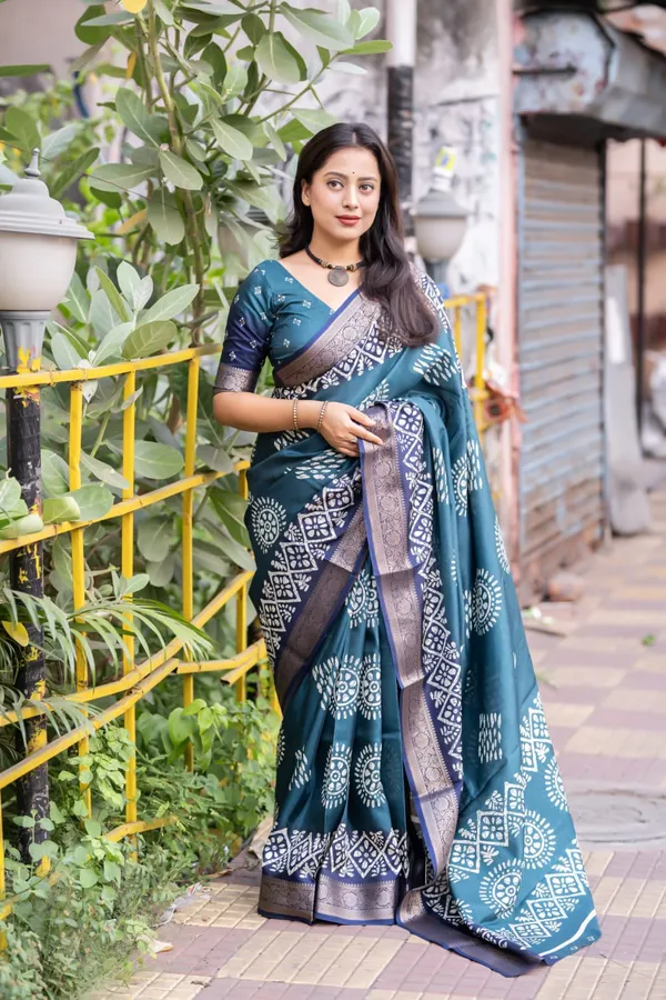 Rama_Mohini_Cotton_Crape_Batik_Printed_Sarees_For_Women
