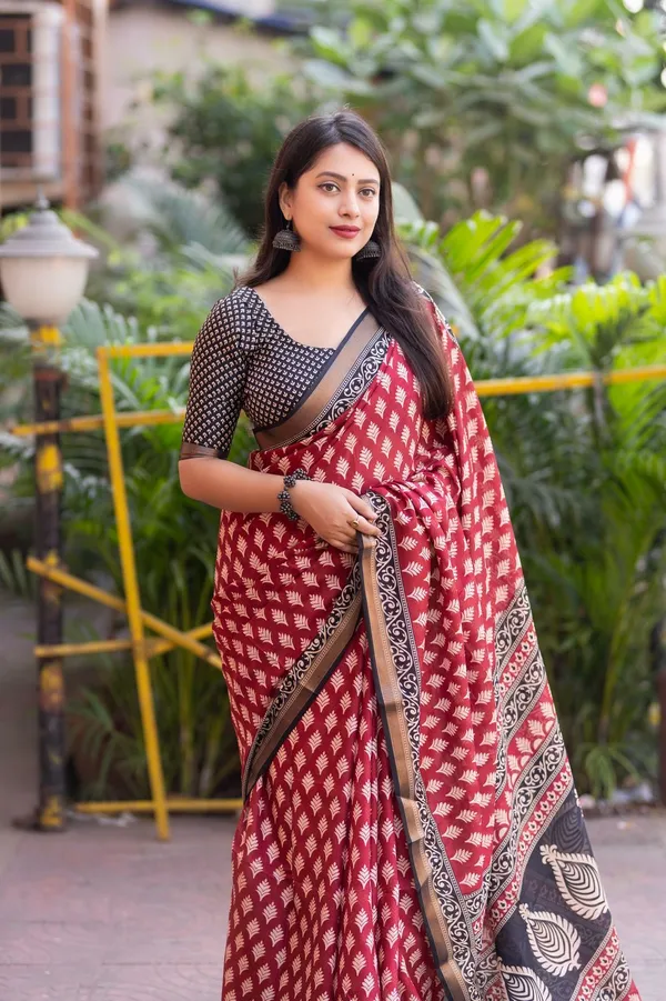 Red_And_Black_Soft_Cotton_Crepe_Ajarakh_Printed_Saree_For_Women