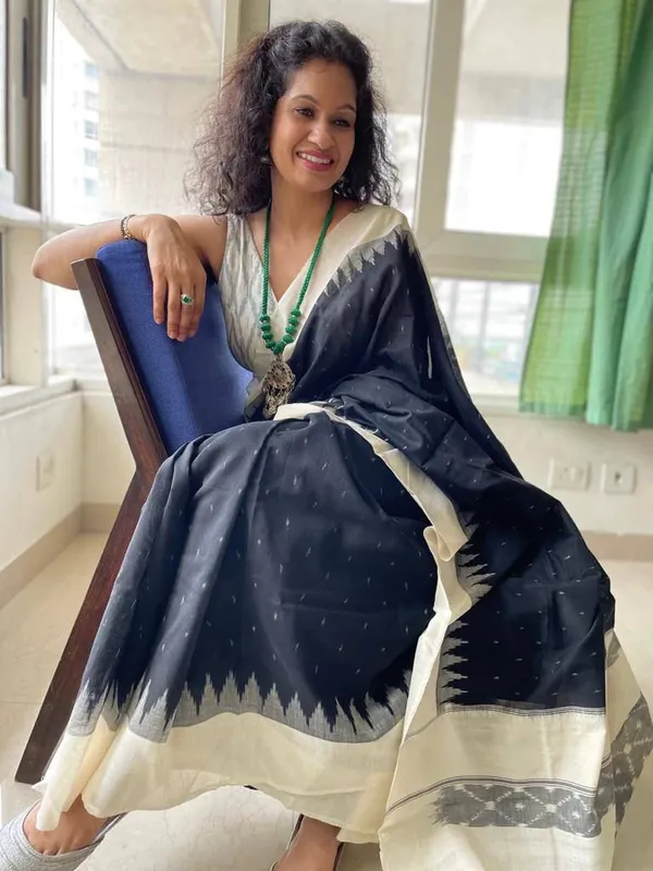 Dark_Blue_And_Off-White_Handloom_Linan_Cottonikat_Saree_For_Women