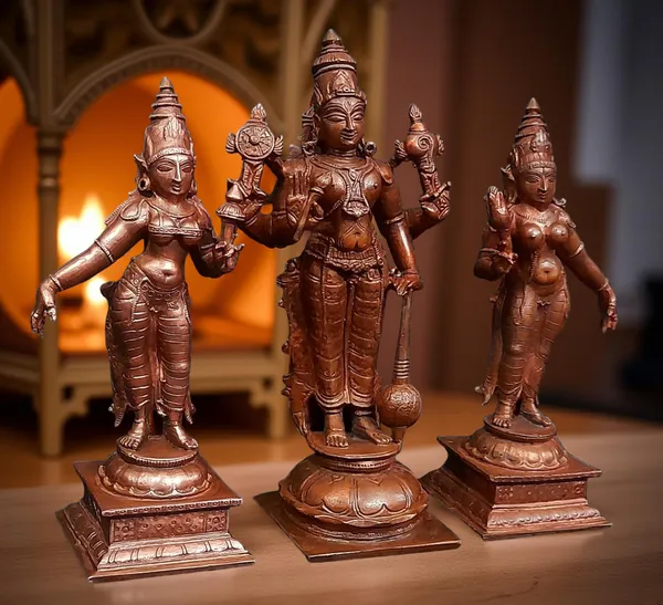 Brownish-Orange_Copper_Idols_Of_God_Srinivasa_Perumal_With_Sridevi_And_Bhudevi,_6_Inches,_1.4_Kg,_Patina_Antique_Finish,_Pack_Of_3_Piece