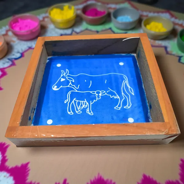Searchers_Paradise_Komatha_Kolam_Rangoli_Stencil_Wooden,_(5x5_Inches)_Pack_of_1_Piece