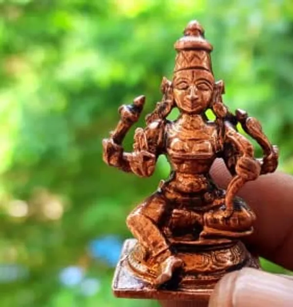 Brownish-Orange_Copper_Idols_India,_3.3_Inches,_Handmade_Raja_Rajeshwari_Idol_With_Makara_Thooranam,_140G,_Patina_Antique_Finish,_Pack_Of_1_Piece