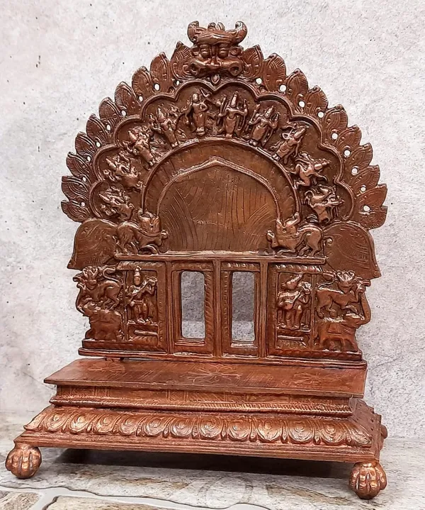 Brownish-Orange_Copper_Idols_Of_God_Srinivasa_Perumal_With_Sridevi_And_Bhudevi_With_Dasavadhara_Prabhavali_By_Searchers_Paradise,_7.2_Inches,_1.8_Kg,_Patina_Antique_Finish,_Pack_Of_4_Piece
