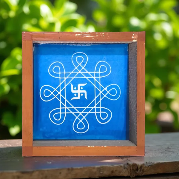 Searchers_Paradise_Swastik_Rangoli_Stencil_Wooden_5x5_Inches_Pack_of_1_Piece