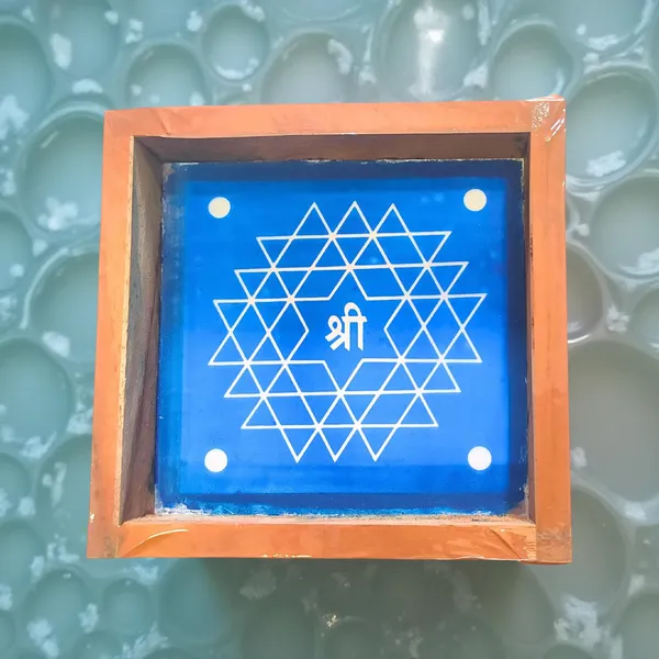 Searchers_Paradise_Aishwarya_Lakshmi_Kolam_Rangoli_Stencil_Wooden,Pack_of_1_Piece_5_*_5_inches