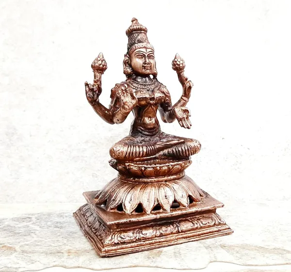 Brownish-Orange_Copper_Idols_India,_4.7_Inches,_Handmade_Lakshmi_Idol_With,_680G,_Patina_Antique_Finish,_Pack_Of_1_Piece