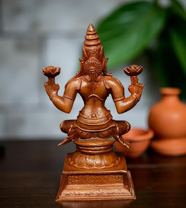 Brown_Copper_Idols_Of_Lakshmi,_4_Inches,_500G,_Handmade,_Pack_Of_1_Piece