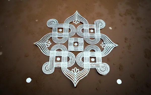Searchers_Paradise_Padi_Kolam_Model_5_Rangoli_Stencil_Wooden_10x10_Inches_Pack_of_1_Piece