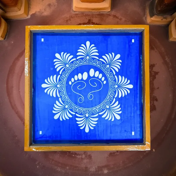 Searchers_Paradise_Lakshmi_Padam_with_Flower_Rangoli_Stencil_Wooden_10x10_Inches_Pack_of_1_Piece