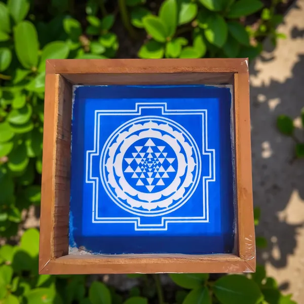 Searchers_Paradise_Sri_Yantra_Kolam_Kolam_Rangoli_Stencil_Wooden_5x5_Inches_Pack_of_1_Piece