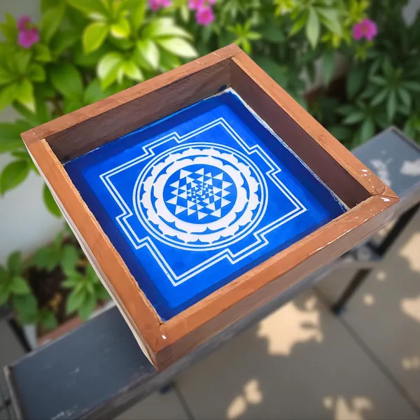 Searchers_Paradise_Sri_Yantra_Kolam_Kolam_Rangoli_Stencil_Wooden_5x5_Inches_Pack_of_1_Piece