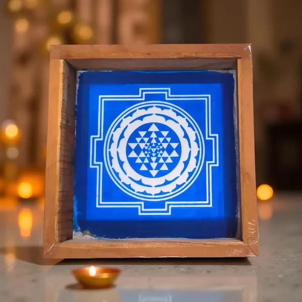 Searchers_Paradise_Sri_Yantra_Kolam_Kolam_Rangoli_Stencil_Wooden_5x5_Inches_Pack_of_1_Piece