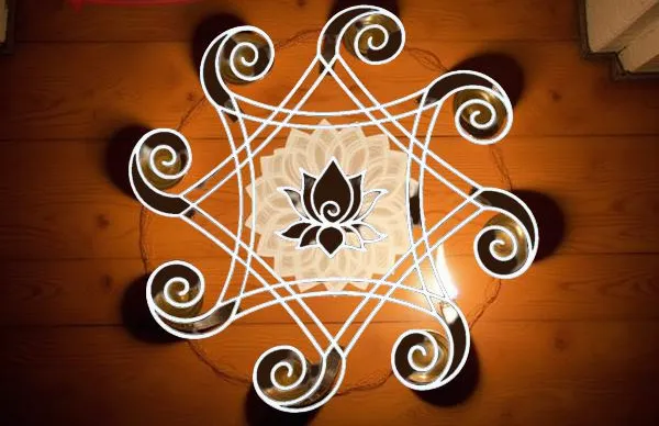 Searchers_Paradise_Iyengar_Padi_Kolam_Rangoli_Stencil_Model_2_Wooden_10×10_Inches_Pack_of_1_piece