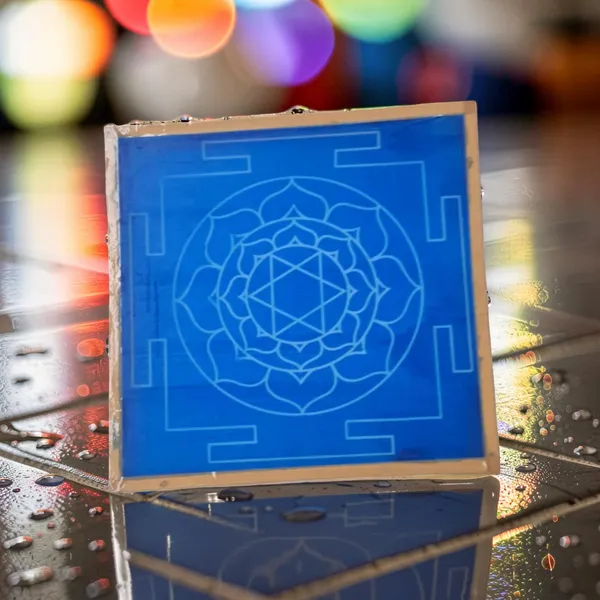 Bhubaneshwari_Yantra_Rangoli_Design_Stencil_Wooden_Frame_pack_of_1_piece