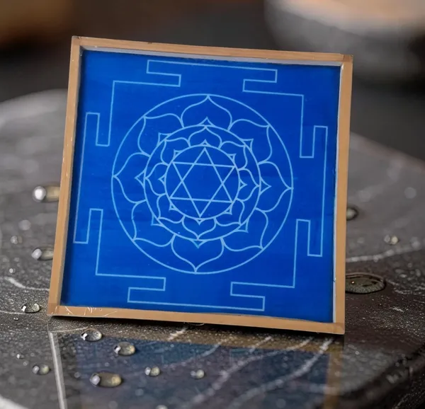 Bhubaneshwari__Yantra___Rangoli_Design_Stencil_Wooden_Frame_pack_of_1_piece