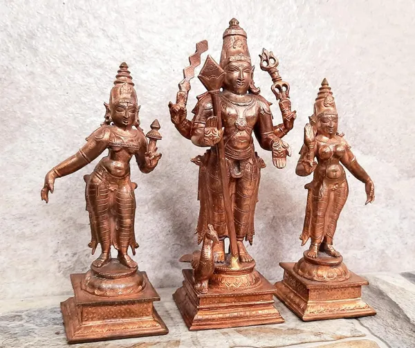 Brownish-Orange_Copper_Idols_Of_God_Murugar_With_Valli_And_Deivanani_By_Searchers_Paradise,_6.2_Inches,_1.6Kg,_Patina_Antique_Finish,_Pack_Of_3_Piece