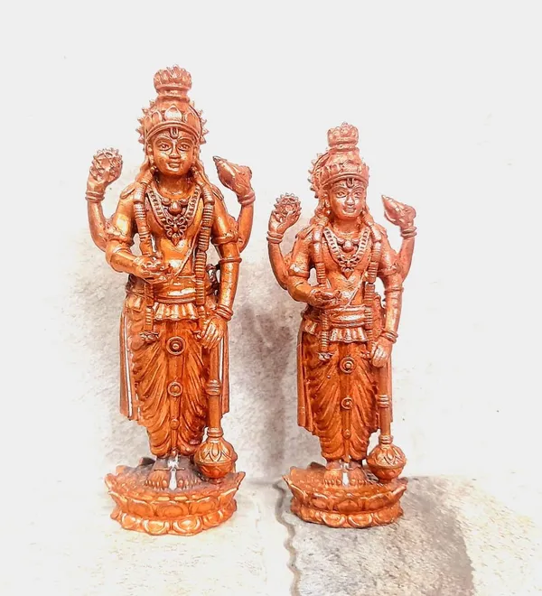 Brown_Copper_Idols_Of_God_Guruvayurappan,_Height_10.5_Cm,_345_Gram,_Handmade,_Pack_Of_1_Piece