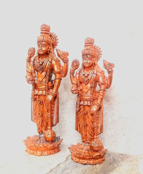 Brown_Copper_Idols_Of_God_Guruvayurappan,_Height_10.5_Cm,_345_Gram,_Handmade,_Pack_Of_1_Piece