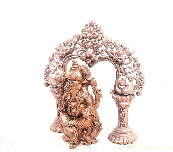 Brownish-Orange_Copper_Idols_Of_God_Ganesh_With_Prabhavalli_By_Searchers_Paradise,_Handmade_3.5_Inch,_210_Gram,_Patina_Antique_Finish,_Pack_Of_1_Piece