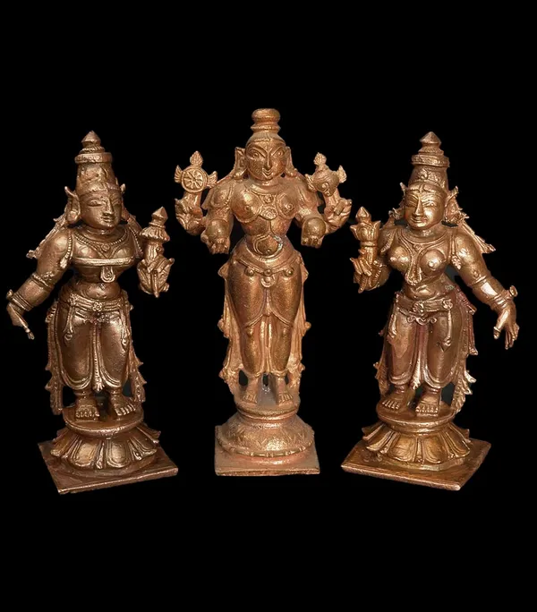 Brown_Copper_God_Idols_Rukmani_Sathyabama_Sametha_Navaneetha_Kannan_3.9_Inches,_450G,_Patina_Antique_Finish,_Pack_Of_3_Piece