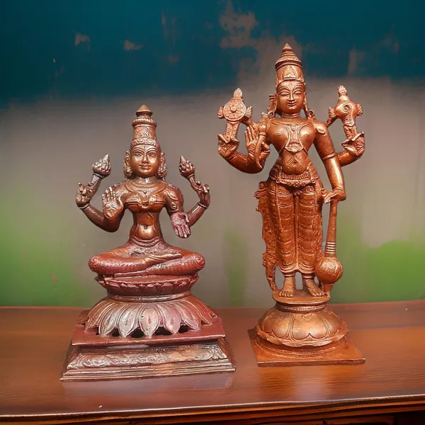 Brown_Copper_Idols_Of_God_Srinivasa_Perumal_With_Mahalakshmi,_6_Inches,_1.3_Kg,_Patina_Antique_Finish,_Pack_Of_2_Piece
